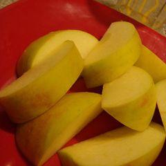 A picture of An Easy Way to Cut Apples.