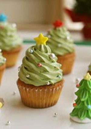 A picture of Easy! Christmas Tree Cupcakes.