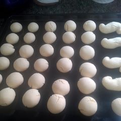 A picture of ghoreibah ( butter cookies).