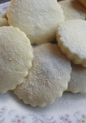 Una foto de Cookies de maicena y naranja
