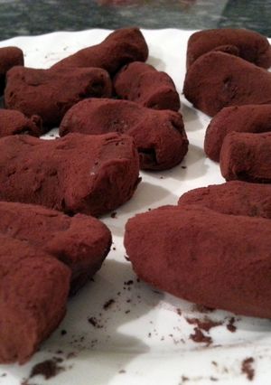 A picture of creamy choc truffles.