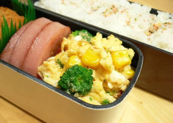 Broccoli and Corn Scrambled Eggs for your Benot
