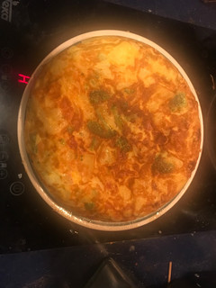 Una foto de Tortilla de Patatas con Pimientos y Atún (con lekue)