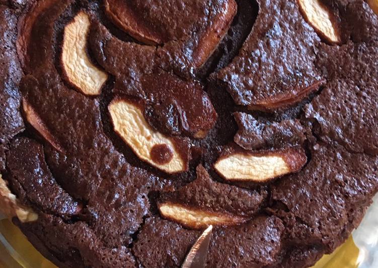 Tarta de chocolate con manzana