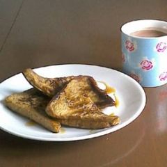 A picture of French Toast.