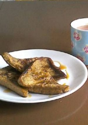 A picture of French Toast.