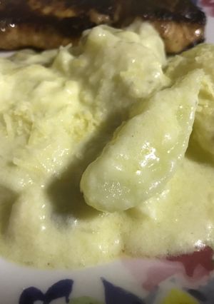 Una foto de Papas con cinco quesos