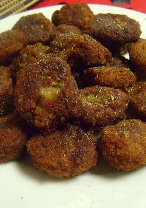 A picture of Paka Kola'r Bora (Ripe Banana Pakora).