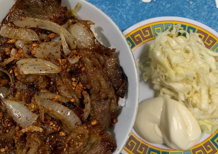 Resep Daging grill ala yoshinoya x kintan (beef rice bowl super simple) yang Bisa Manjain Lidah