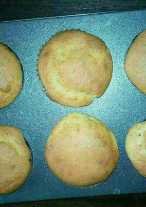 A picture of Vanilla cup cakes.