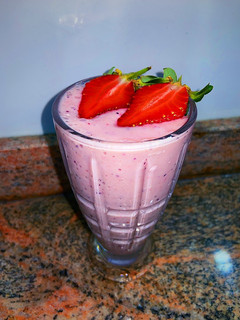 A picture of Mixed fruit smoothie.