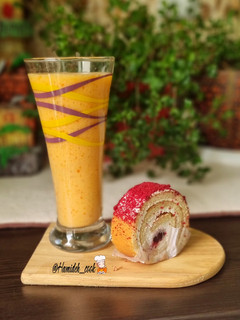 عکسی از دستور اسموتی موز و خرمالو🍹