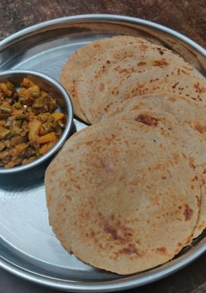 A picture of Bhakri (Gujarati Flatbread).
