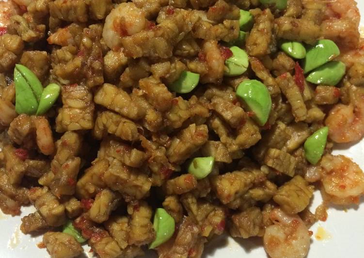 Sambal goreng udang campur tempe dan petai