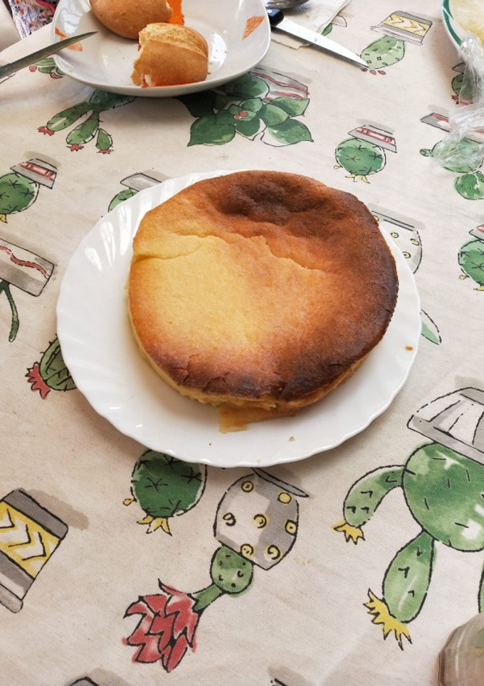 Una foto de Tarta de queso y piña colada