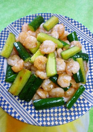 A picture of Chinese-style Shrimp and Cucumber Salt Stir-Fry.