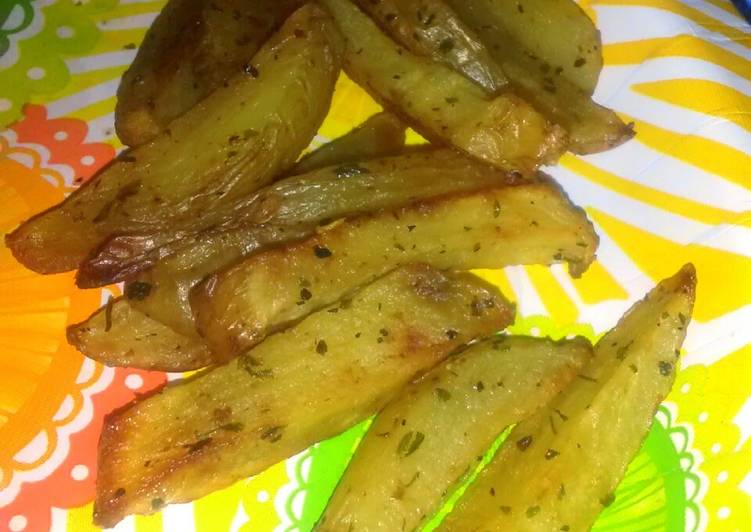 Simply baked golden fries