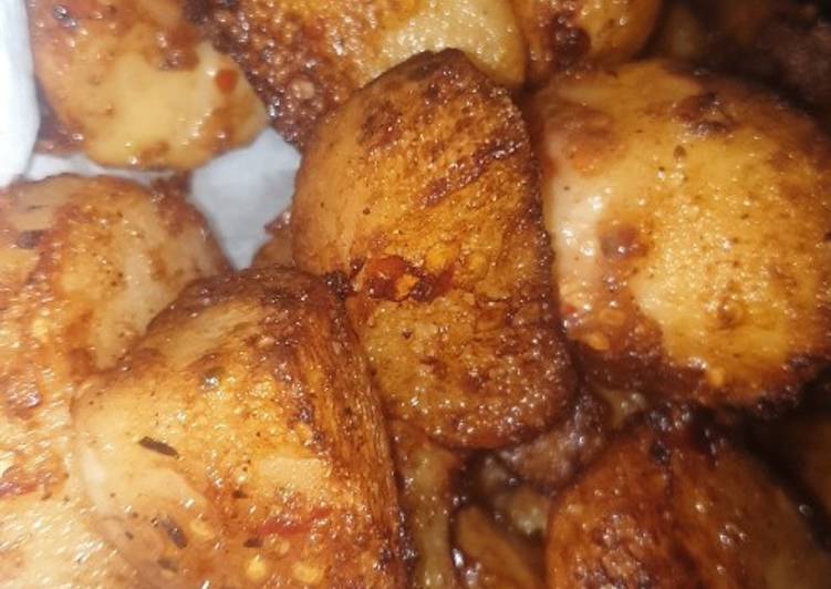 Spicy and sour crunchy potatoes