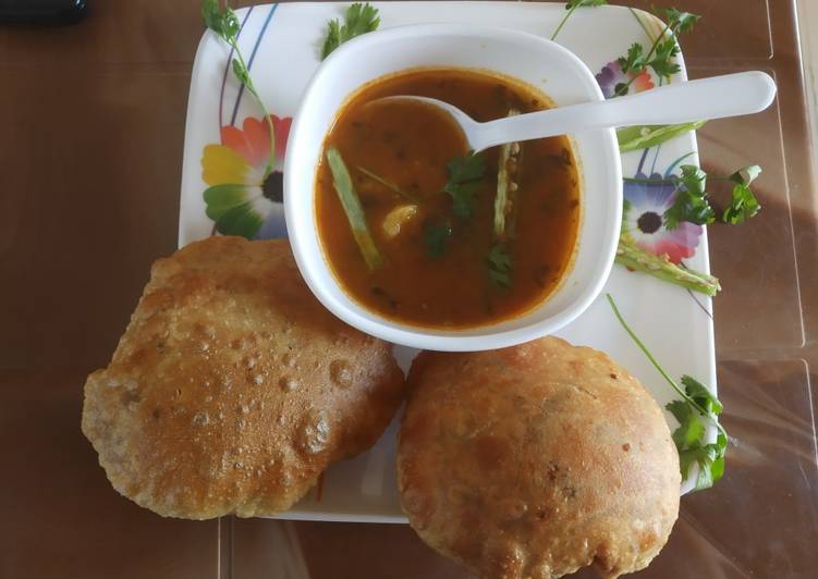 Step-by-Step Guide to Prepare Any-night-of-the-week Stuffed Bedmi poori with potato veggi