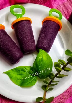 A picture of Jamun Popsicles.