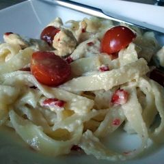 A picture of Tagliatelle del Formaggi with chicken.