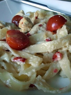 A picture of Tagliatelle del Formaggi with chicken.