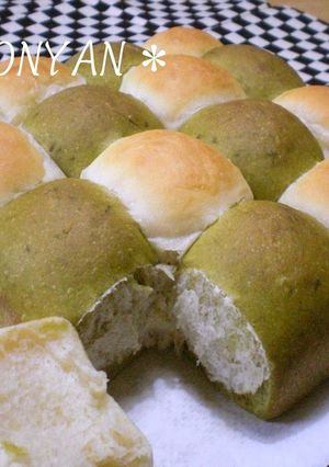 A picture of Springy Shiratama Checked Bread.