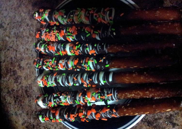 Recipe of Speedy Chocolate Pretzel Rods OR Magic Wands for the kids