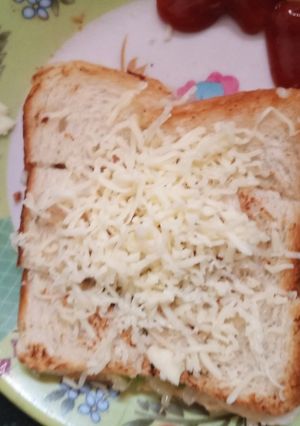 चीज़ चिल्ली सैंडविच (cheese chilli sandwich recipe in Hindi) रेसिपी मुख्य फोटो