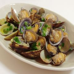 A picture of Easy and Delicious Asari Clams Steamed In Sake.