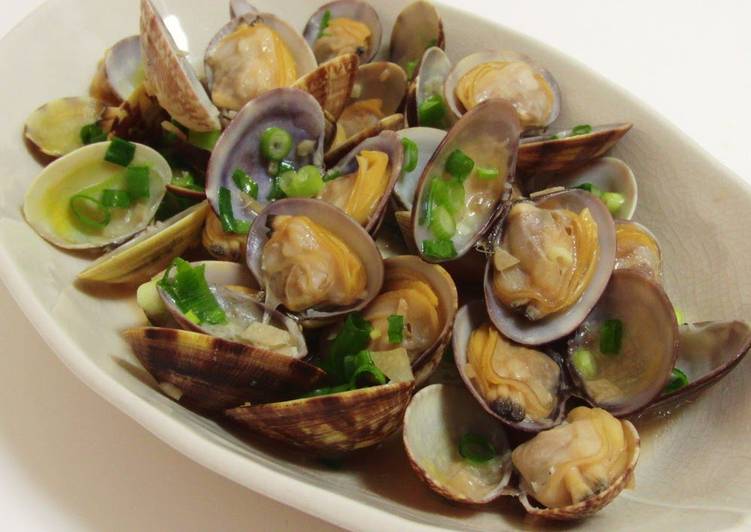 Steps to Prepare Award-winning Easy and Delicious Asari Clams Steamed In Sake
