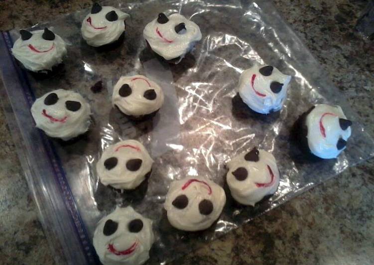 Mini Ghost Cupcakes