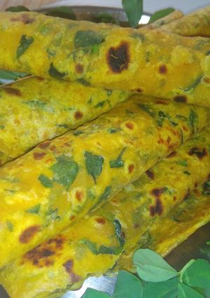 A picture of Methi Thepla.