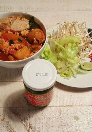 A picture of Bun Rieu.