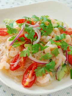 A picture of Yum Woon Sen Thai Glass Noodle Salad with Seafood.