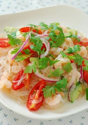 A picture of Yum Woon Sen Thai Glass Noodle Salad with Seafood.