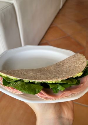 Una foto de Piadina con mortadella di Bologna