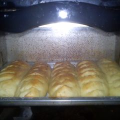 A picture of Momi Classic Rosemary Bun.