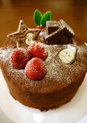 A picture of Strawberry & Chocolate Truffle Christmas Cake.