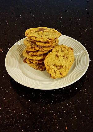A picture of Chocolate Peanut Crunch Caramel Cookies.