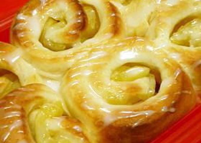 Recipe of Thomas Keller Microwave-simmered Apples in Apple Bread