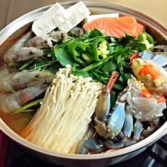 A picture of Korean spicy seafood pot.