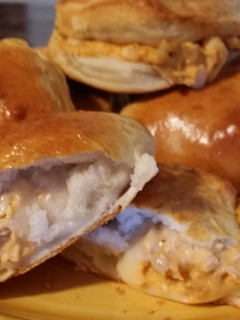 A picture of Cheesy Buffalo Chicken Pockets.