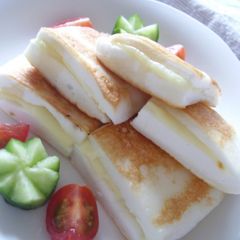 A picture of Easy Cheese Hanpen Sandwiches.