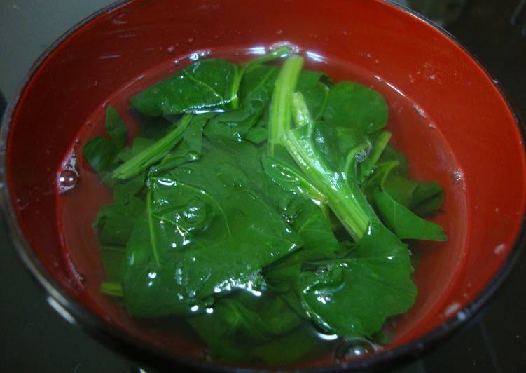 Three-Star Broth with Spinach