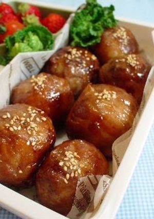 A picture of Meat Wrapped Onigiri Rice Balls using Shabu-Shabu Pork Slices.