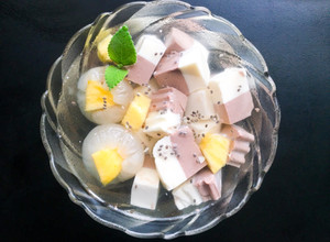 Hình của món Chè khúc bạch 2 vị.