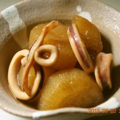 A picture of Tender Simmered Daikon Radish with Squid.
