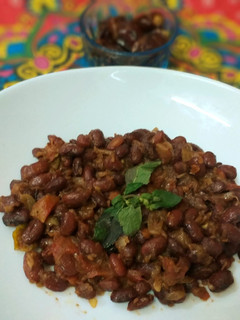 A picture of Black beans chaat.