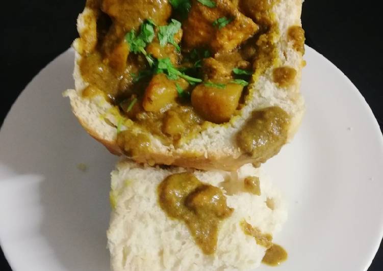 Easiest Way to Make Perfect Chicken Bunny Chow